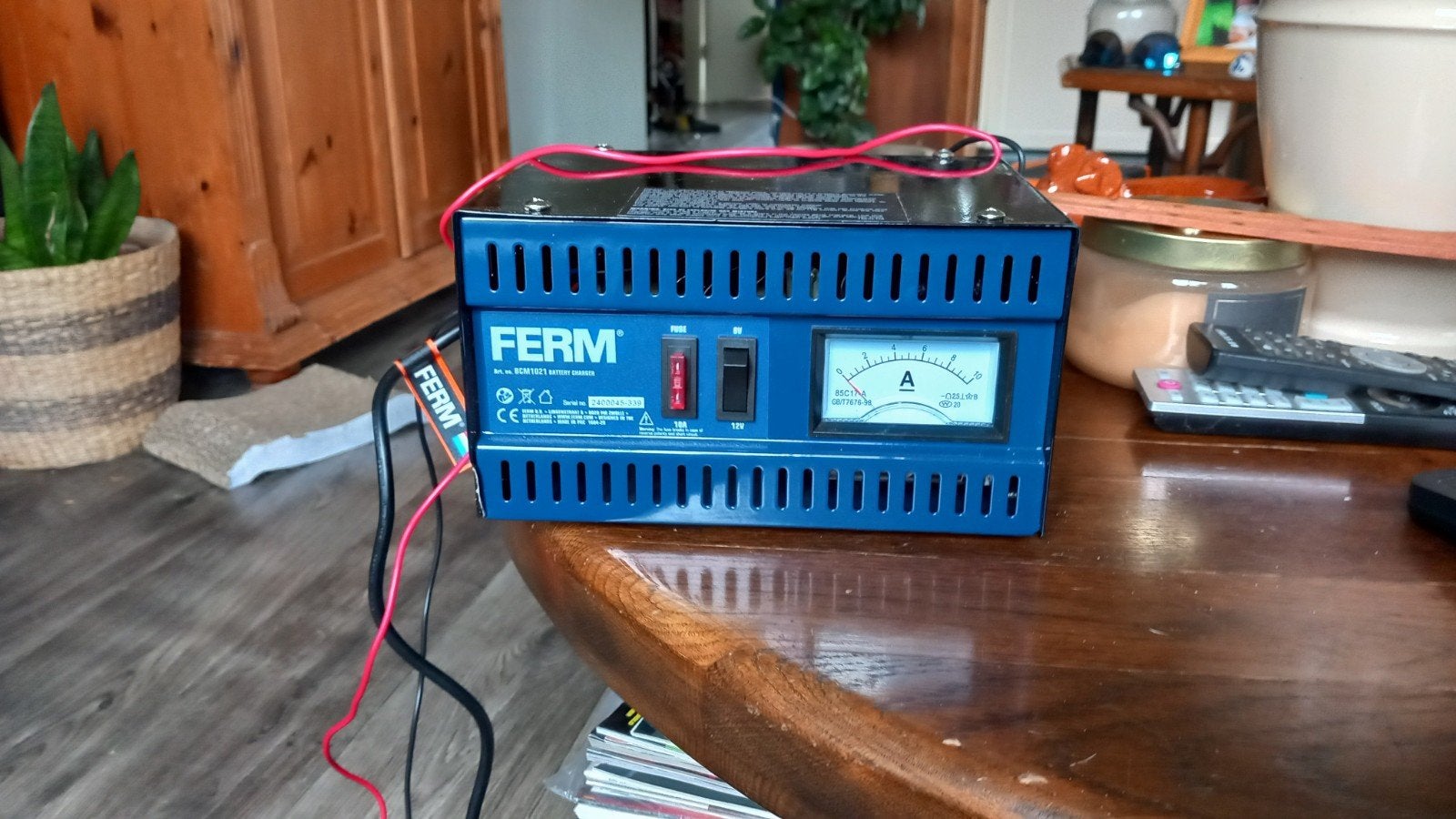 Ferm acculader 6V/12V met originele doos en handleiding, Ophalen of Verzenden, Gebruikt