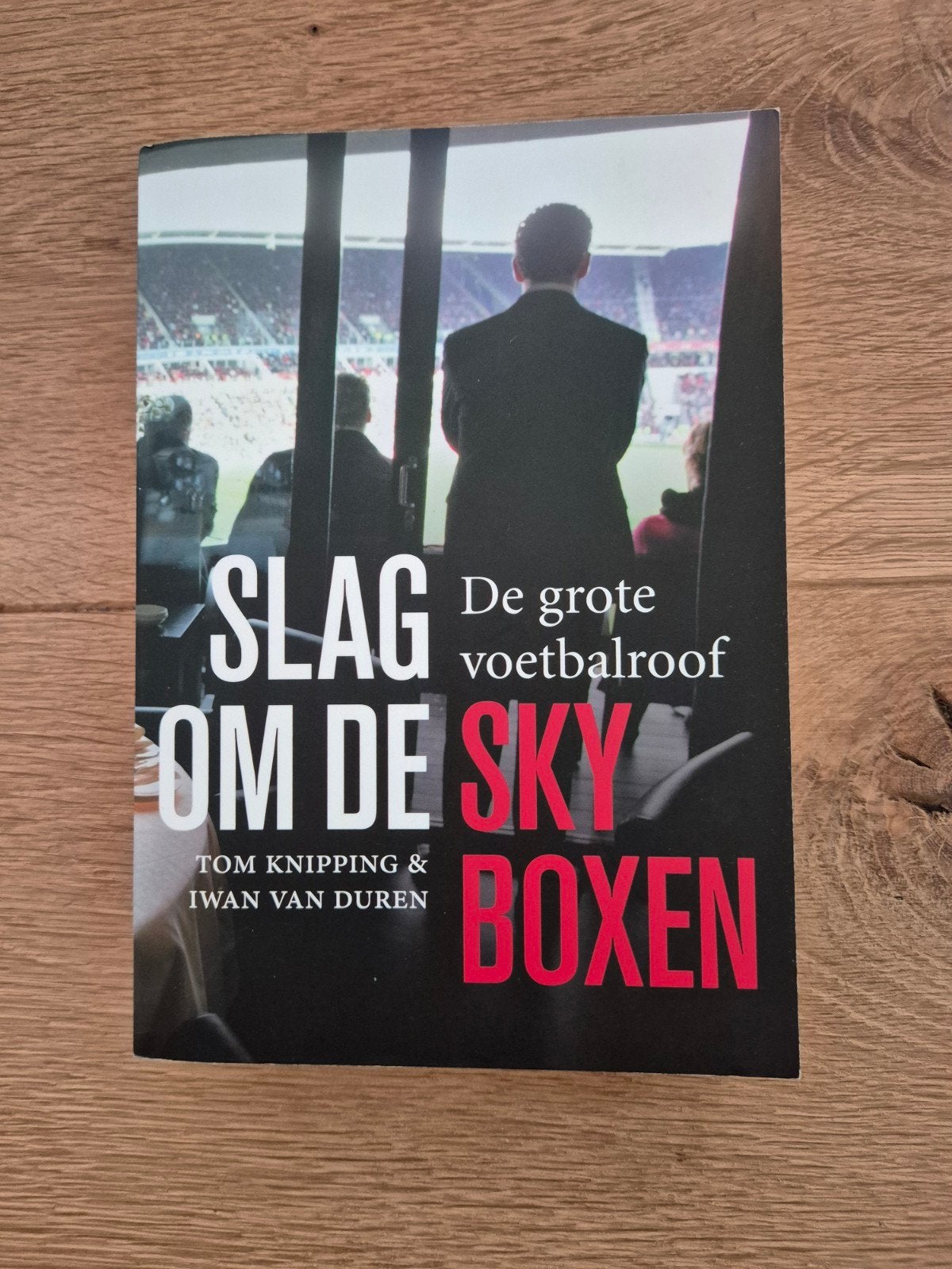 Tom Knipping - Slag om de skyboxen, Boeken, Tom Knipping; Iwan van Duren, Ophalen of Verzenden, Zo goed als nieuw, Balsport