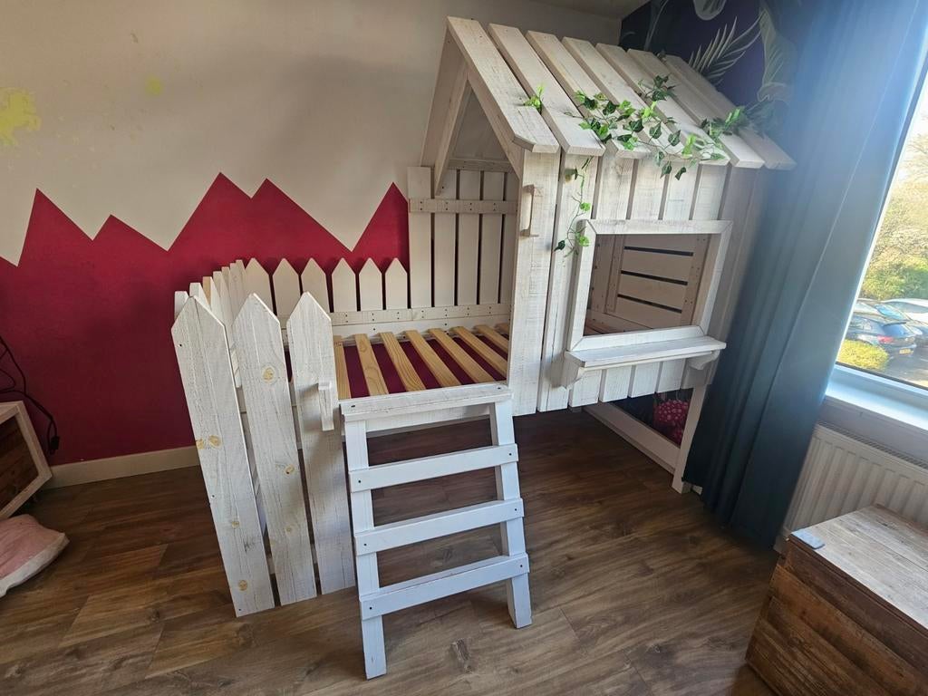 VT Wonen Halfhoogslaper 'strand' huisbed wit, Ophalen, Gebruikt, Eenpersoons, 210 cm