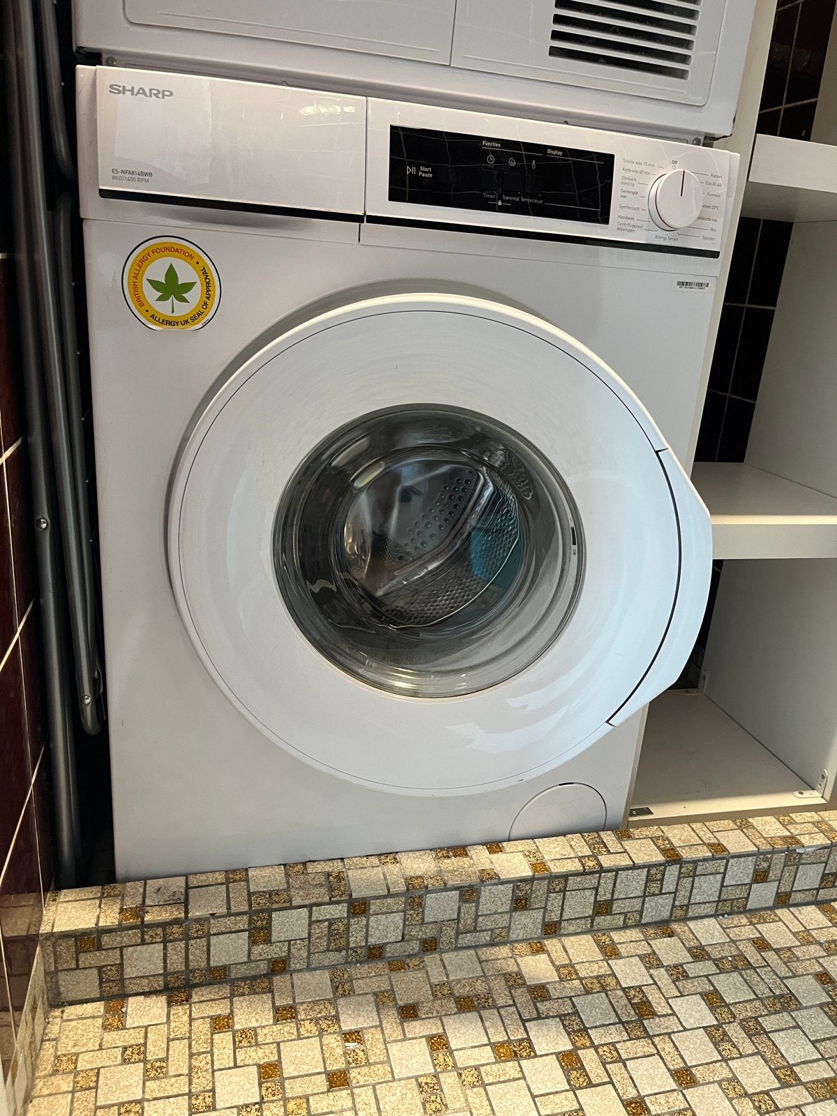 Sharp ES-NFA812BWAS Wasmachine - Zo goed als nieuw, Witgoed en Apparatuur, Wasmachines, Zo goed als nieuw, Voorlader, 6 tot 8 kg