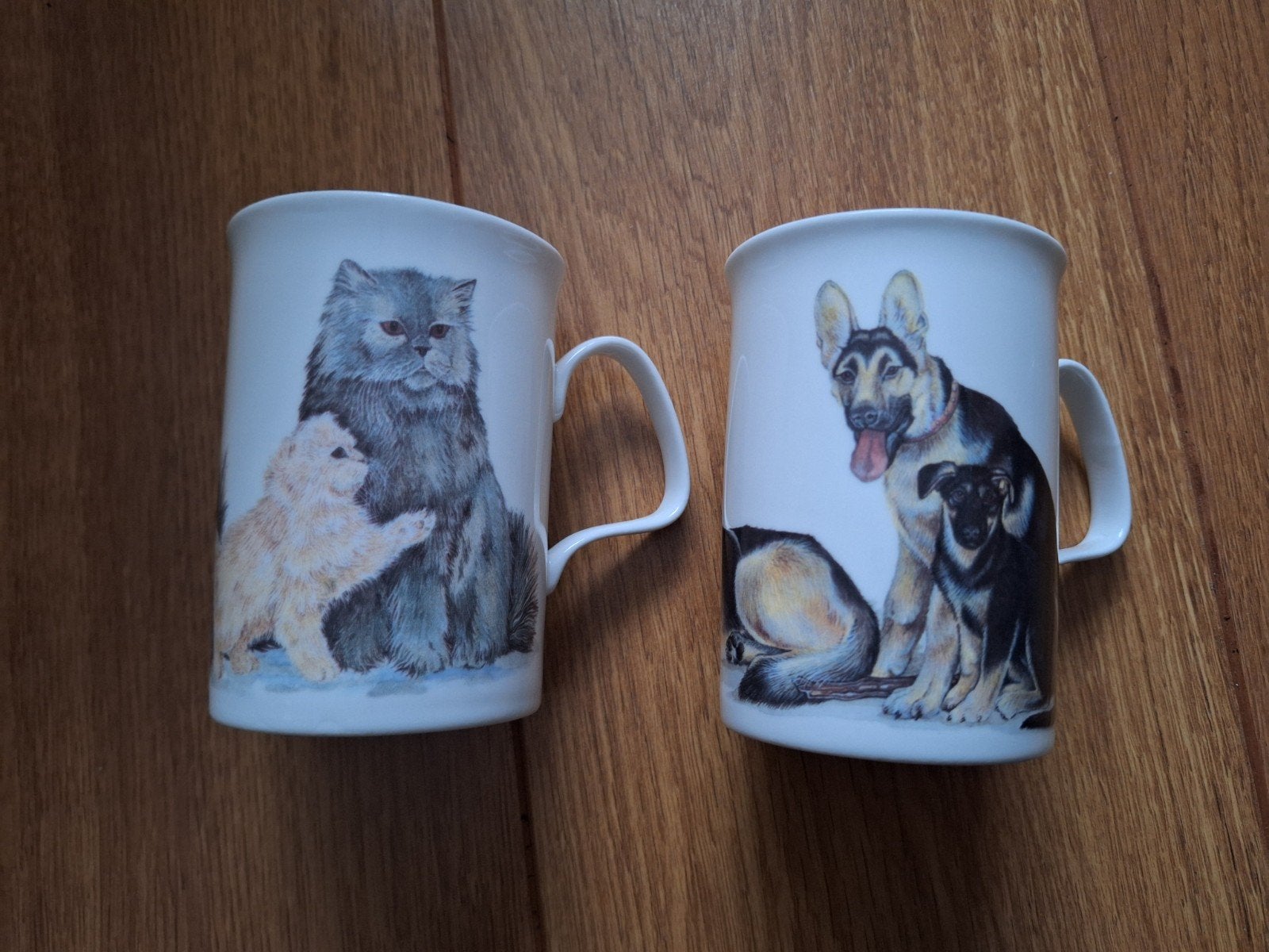 Mokken set: Katten en Honden liefhebbers (Roy Kirkham), Ophalen of Verzenden, Zo goed als nieuw, Porselein