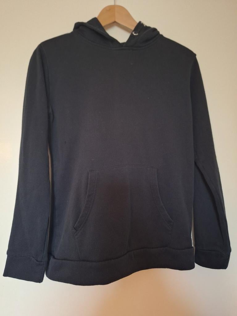 Zwarte hoodie maat 158/164, voor kamp of camping, Kinderen en Baby's, Kinderkleding | Maat 158, Gebruikt, Jongen of Meisje, Trui of Vest