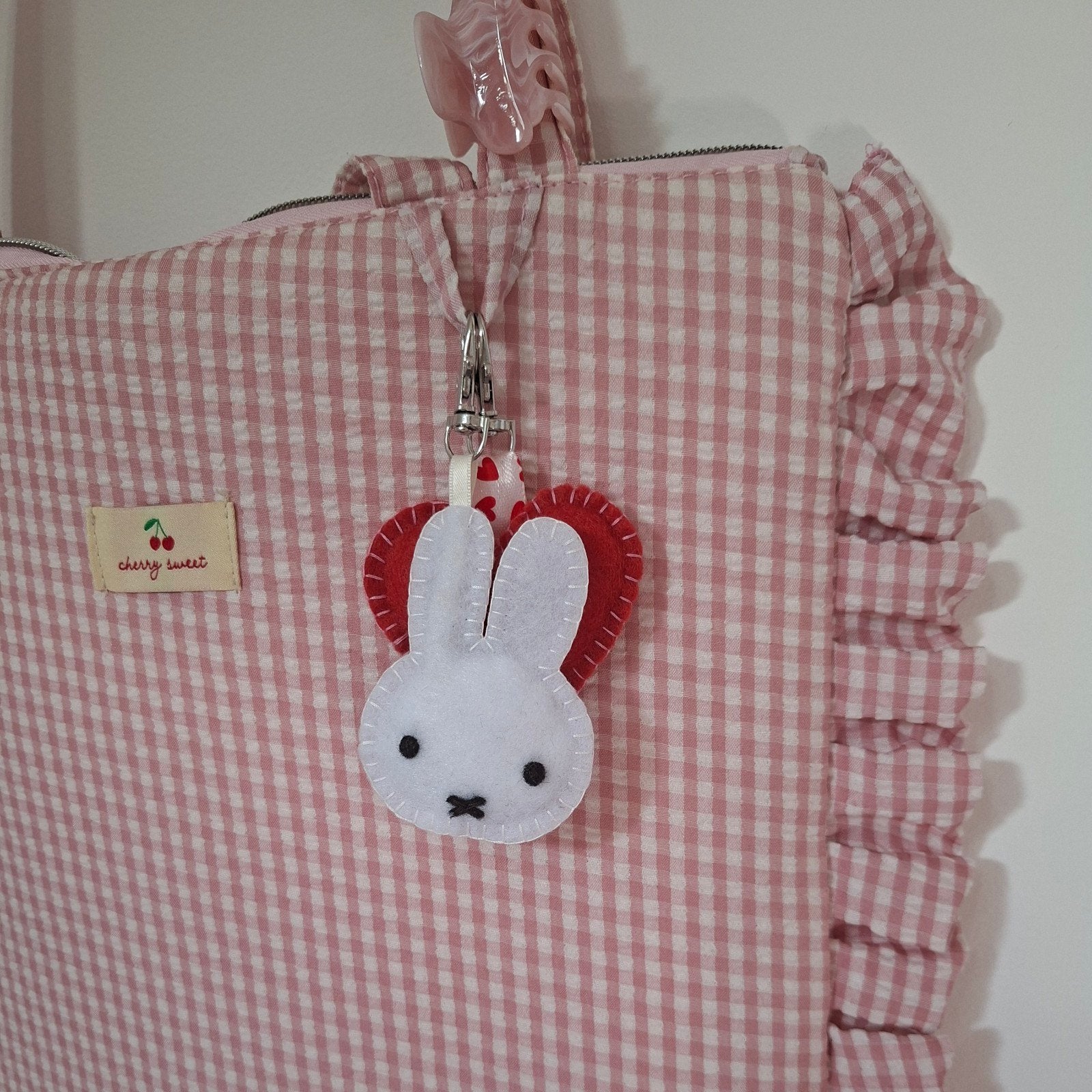Handgemaakte vilten konijn sleutelhanger, Verzenden, Nieuw, Knuffel of Figuurtje