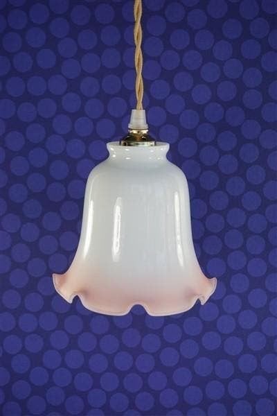 Vintage glazen lampenkap wit-roze geschulpt, Huis en Inrichting, Lampen | Lampenkappen, Wit, Rond, Ophalen of Verzenden, Zo goed als nieuw