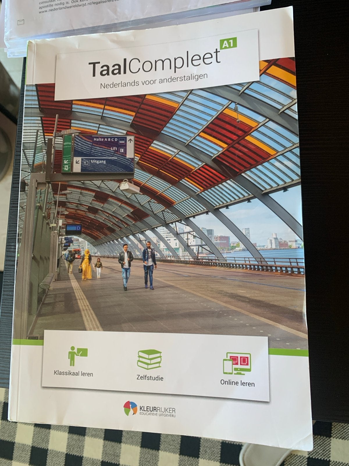 TaalCompleet A1: Nederlands voor anderstaligen, Boeken, Studieboeken en Cursussen, Ophalen of Verzenden, Alpha, Zo goed als nieuw