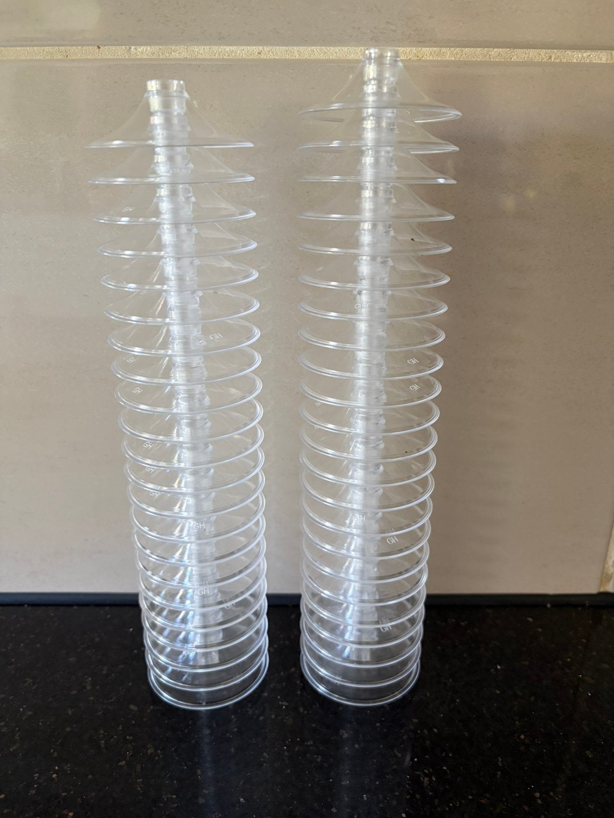 45 Voetjes voor plastic champagne of andere glazen, Ophalen of Verzenden, Nieuw, Feestartikel, Verjaardag