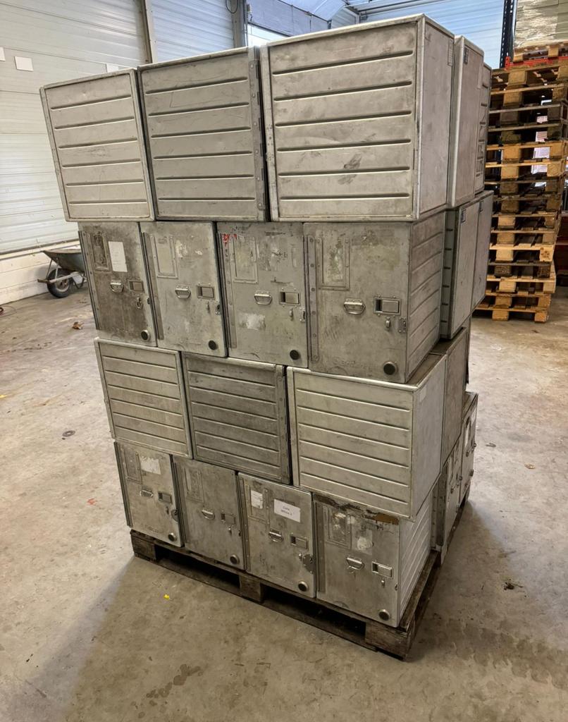 Galley containers vliegtuig trolley flightcase bordbox, Verzamelen, Luchtvaart en Vliegtuigspotten, Ophalen, Zo goed als nieuw