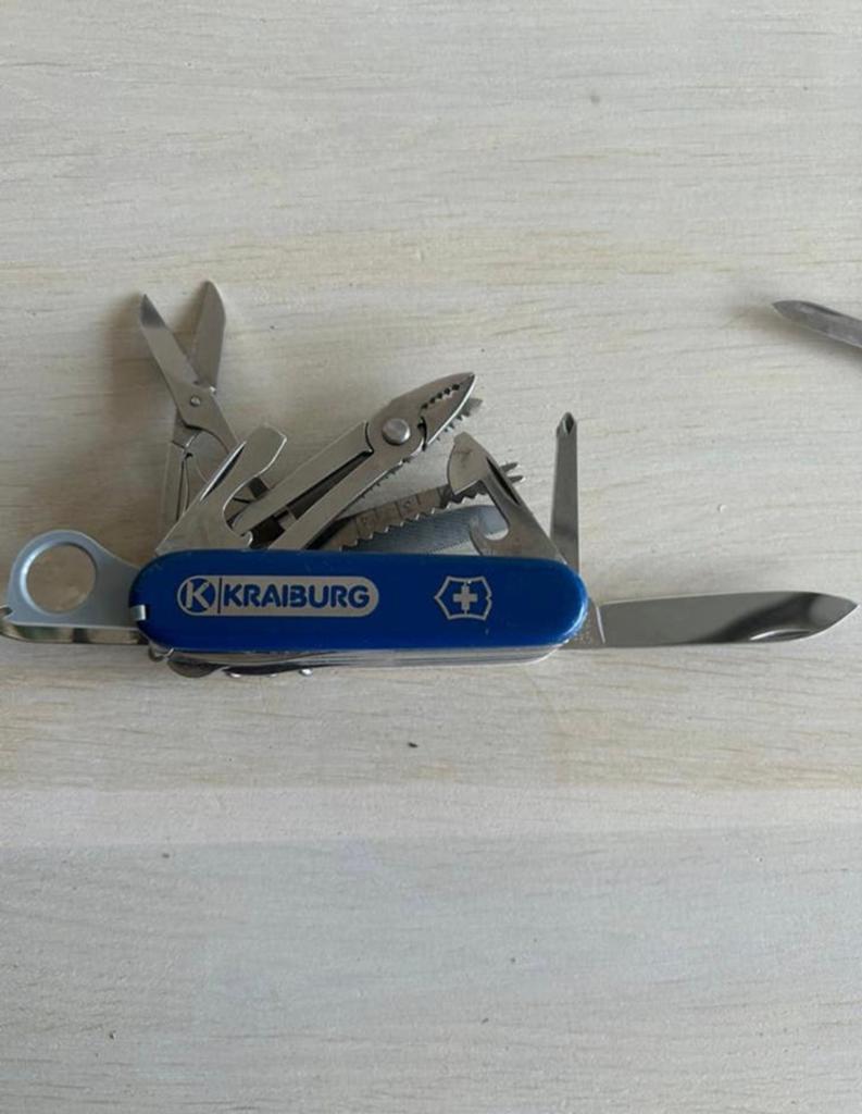 Victorinox zakmes met een blauwe behuizing en Kraiburg logo, Ophalen of Verzenden, Zo goed als nieuw