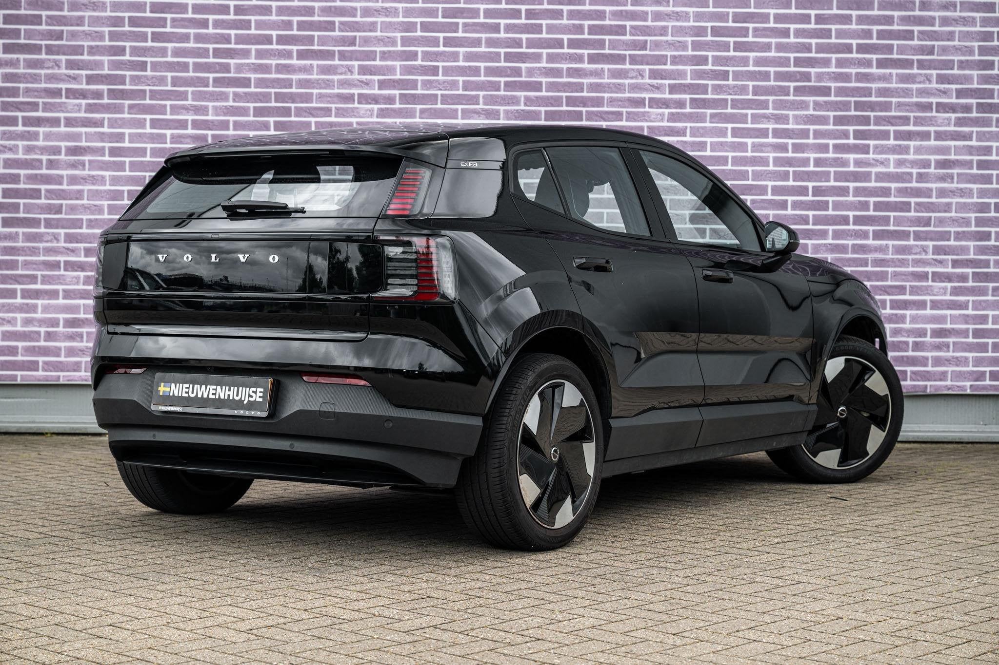 Volvo EX30 Single Motor Extended Range Plus 69 kWh | Climate, Auto's, Volvo, Automaat, Achterwielaandrijving, Gebruikt, Leder en Stof