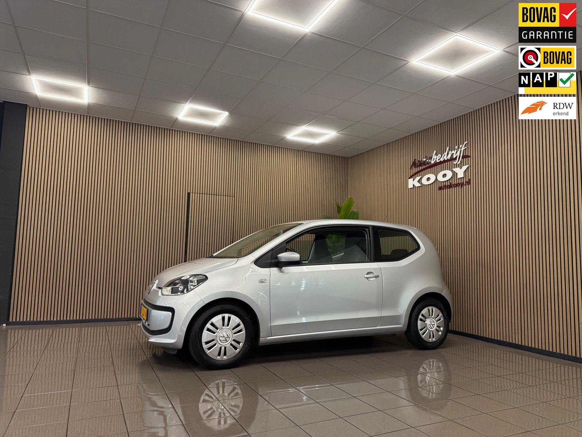 Volkswagen Up! 1.0 move up! BlueMotion * Dealer onderhouden, Auto's, Voorwielaandrijving, Stof, Gebruikt, Up!