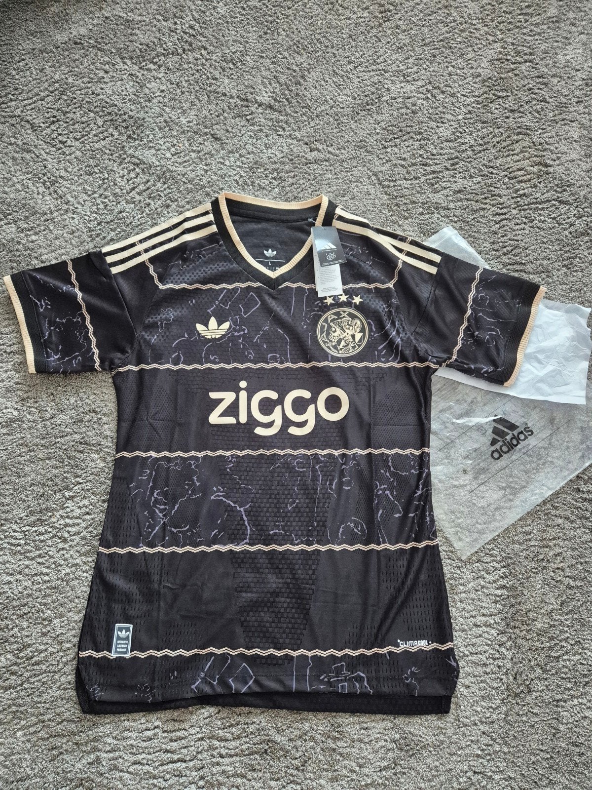 Ajax uitshirt 2026-2027, Ophalen, Nieuw