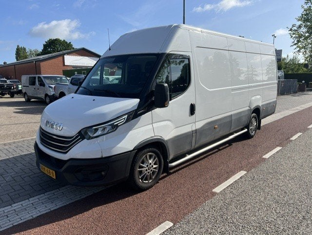 Iveco Daily 35S18 3.0D 129KW 410 MAXI L4H2 HIMATIC AUT. KLIM, Auto's, Automaat, Achterwielaandrijving, Gebruikt, 4 cilinders