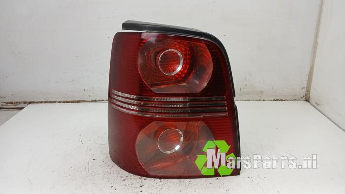 Achterlicht links van een Volkswagen Touran, Gebruikt, -, Volkswagen, -