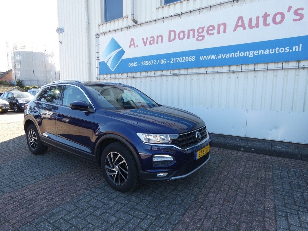 Volkswagen T-ROC 1.0 TSI STYLE,ACC,Lane Ass,Navi,Bltooth,APK, Auto's, Verwarmde buitenspiegels, Gebruikt, Euro 6, Blauw