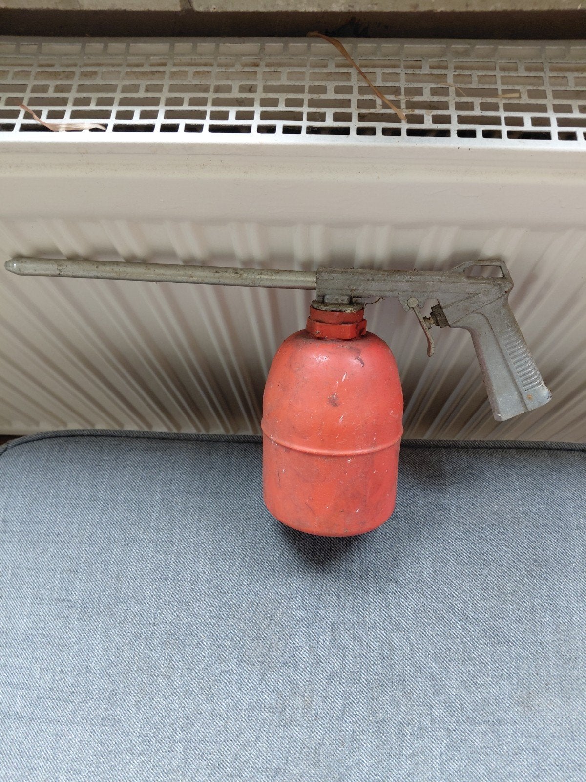 Oude verfspuit met reservoir - Ideaal voor hobbyist, Doe-het-zelf en Verbouw, Schildersmaterialen, Ophalen