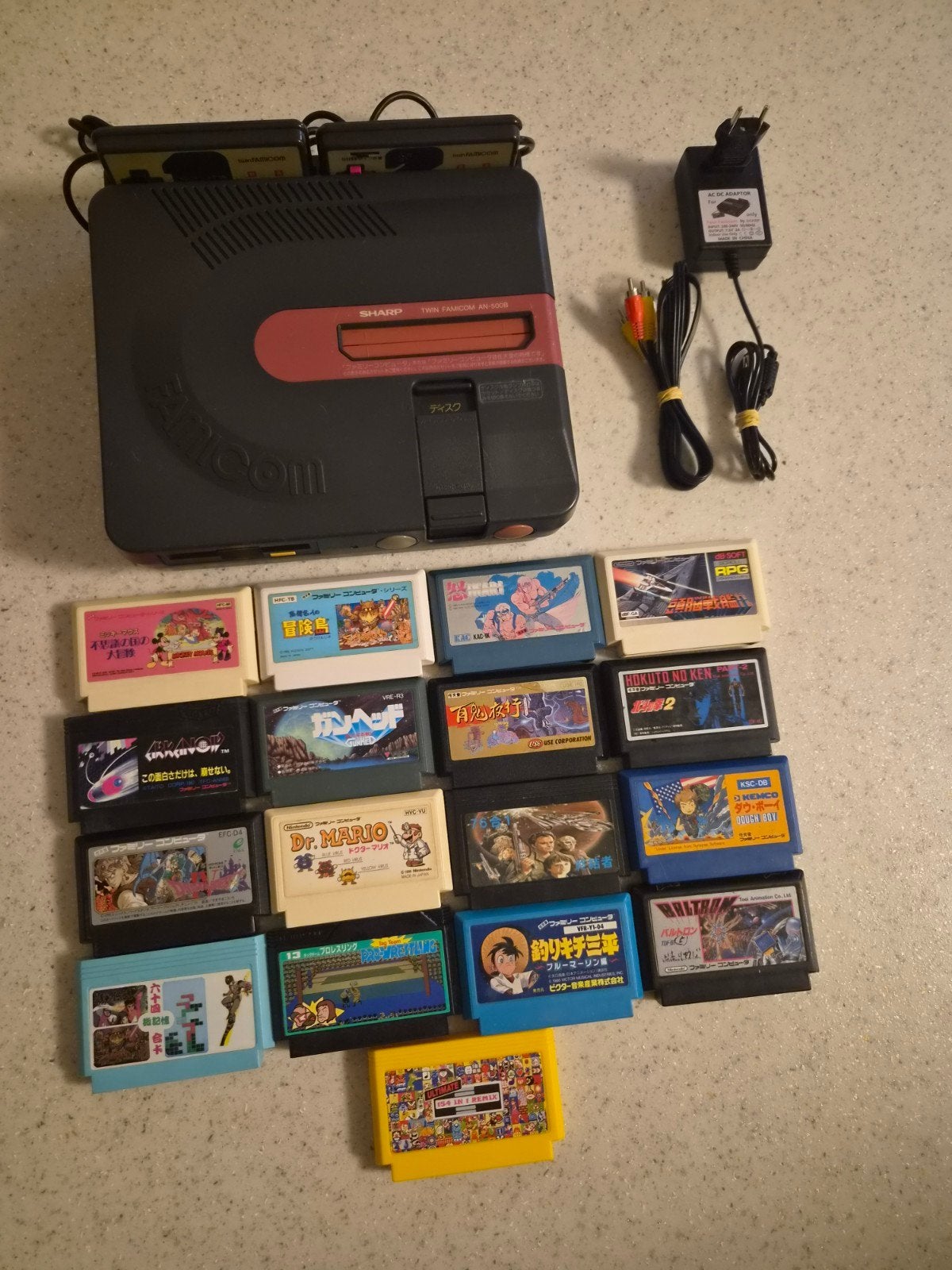 Sharp Twin Famicom AN-500B met 17 games en accessoires, Spelcomputers en Games, Ophalen of Verzenden, Nintendo, Gebruikt