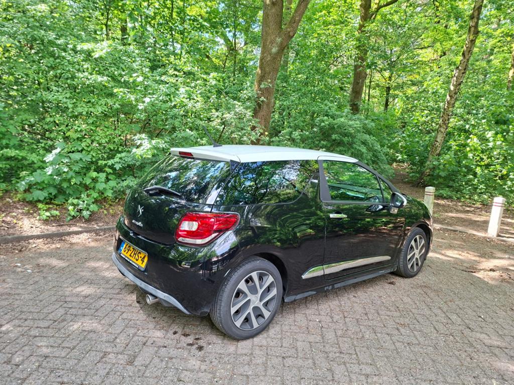 Citroën DS3 1.2 VTI 2012 Zwart, Voorwielaandrijving, Stof, 40 €/maand, Zwart