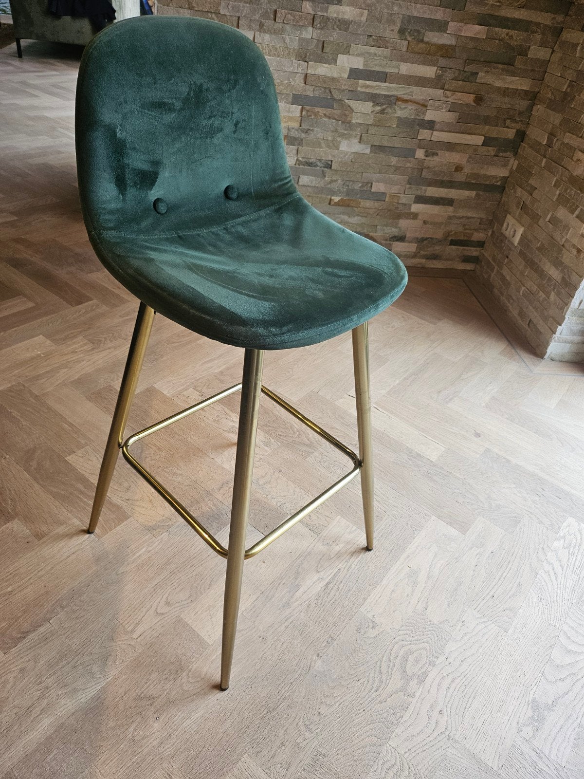 Set van 3 Groene Fluweel Barstoelen met Gouden Poten, Met voetsteun, Ophalen of Verzenden, Zo goed als nieuw, 90 cm of meer