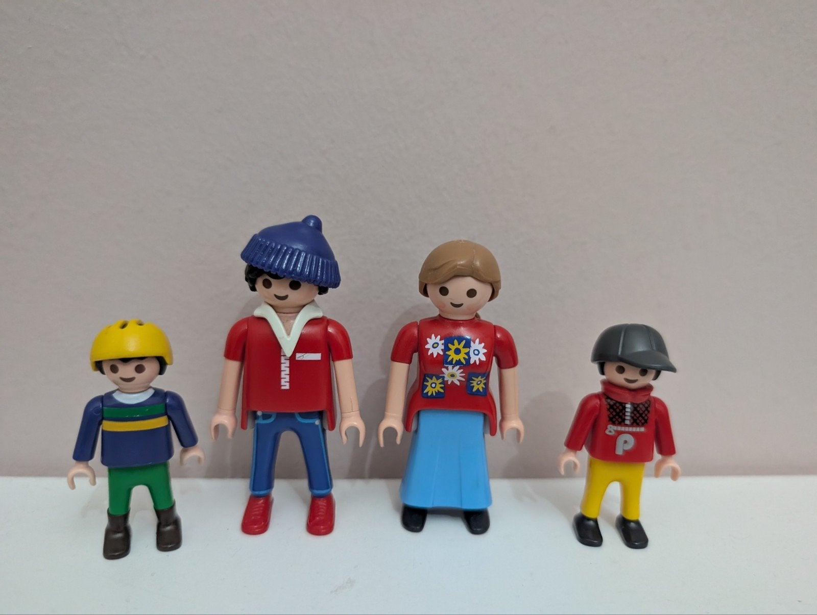 Playmobil traditioneel gezin, poppetjes, Ophalen of Verzenden, Zo goed als nieuw, Complete set, Figuren