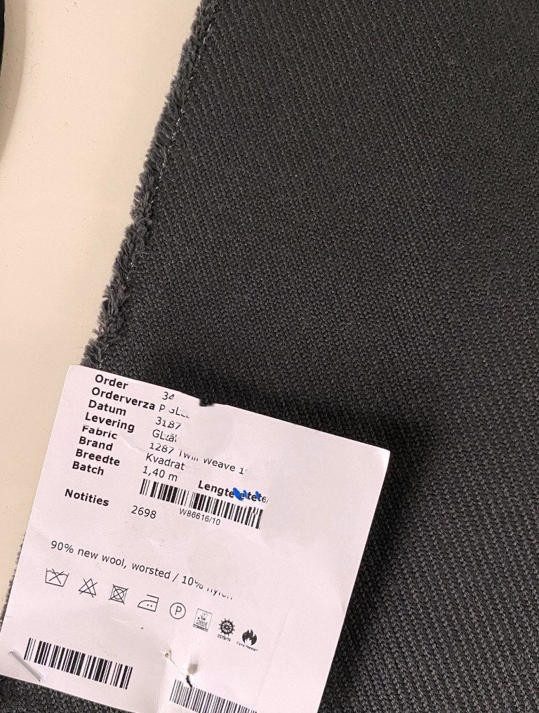 Kvadrat Twill Weave 190 grafietgrijs; max 5,7 mtr meubelstof, Hobby en Vrije tijd, Stoffen en Lappen, Wol, 120 cm of meer, Ophalen of Verzenden
