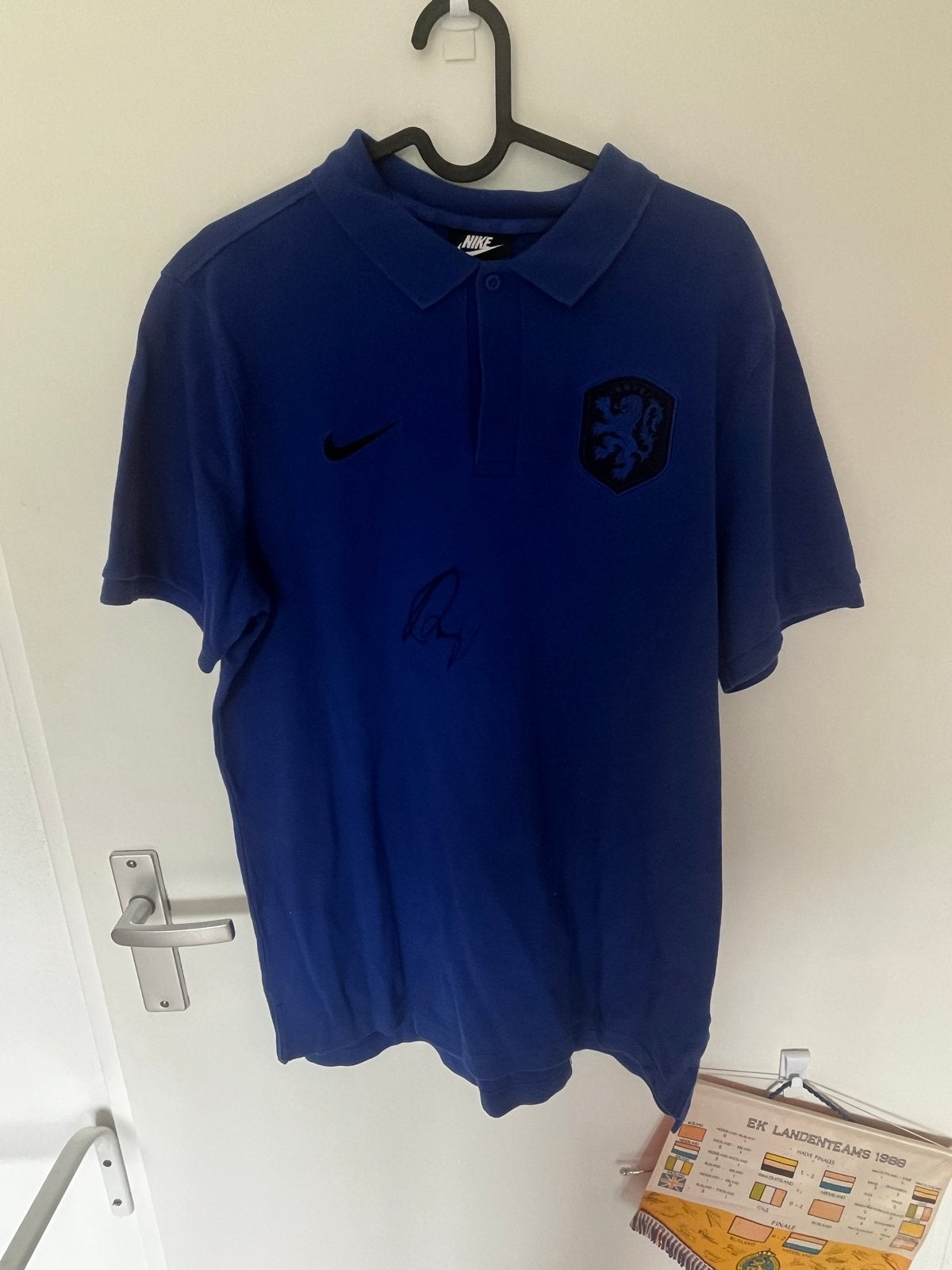 Gesigneerde Nederlands elftal polo - Robin van Persie, Verzamelen, Sportartikelen en Voetbal, Ophalen of Verzenden, Zo goed als nieuw