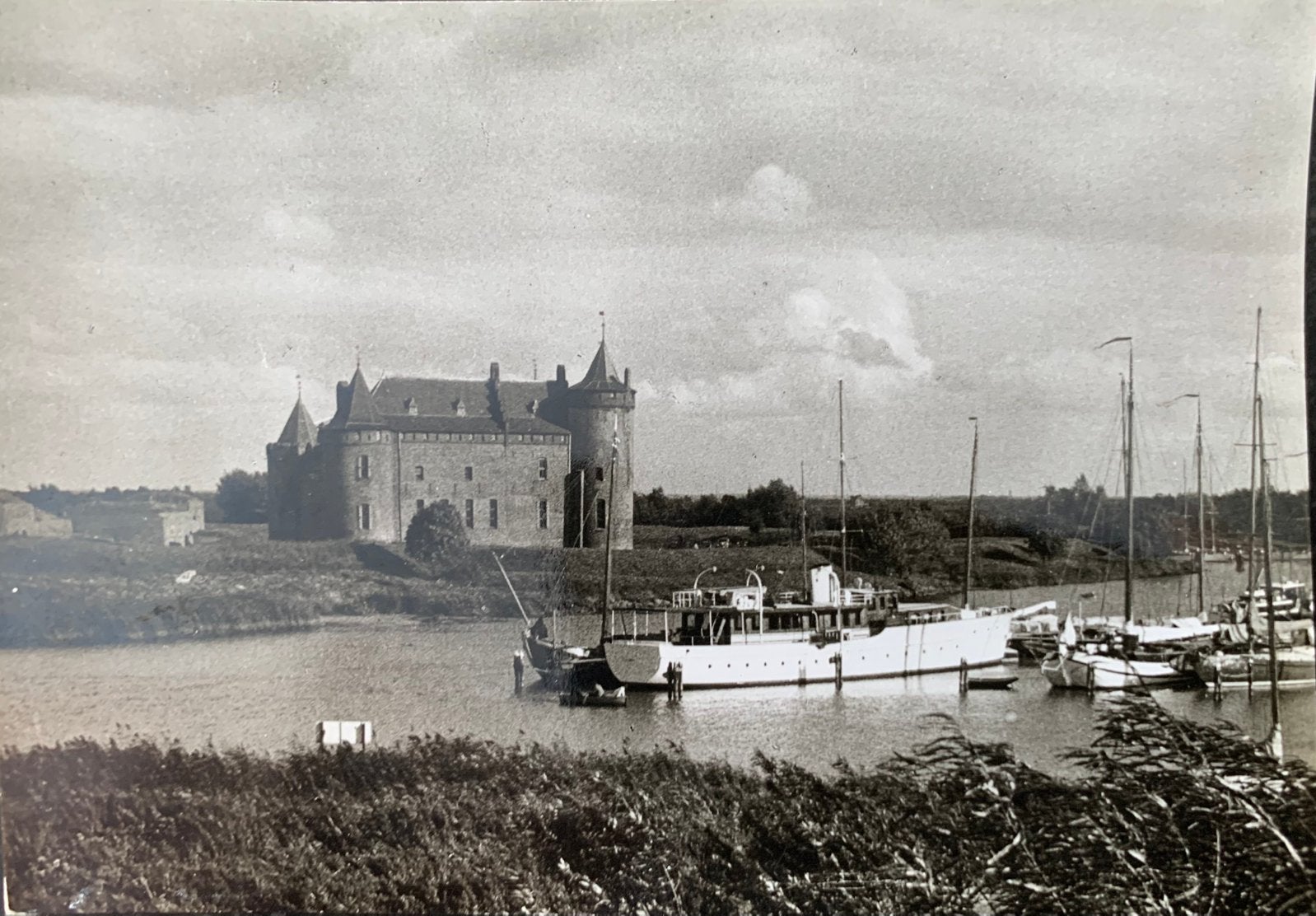 Muiden, Muiderslot., Verzamelen, Ophalen of Verzenden, Ongelopen