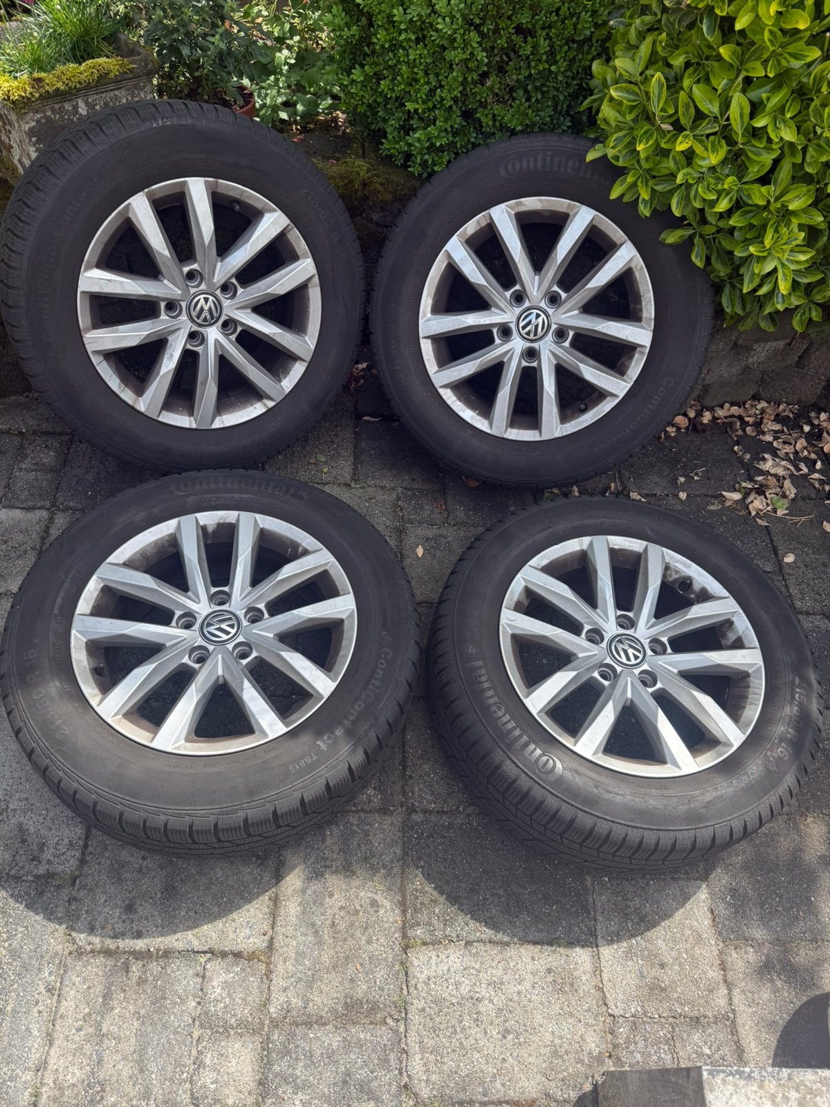 Volkswagen velgen 16 inch continetal banden, Auto-onderdelen, Banden en Velgen, Velg(en), 16 inch, 205 mm, Winterbanden