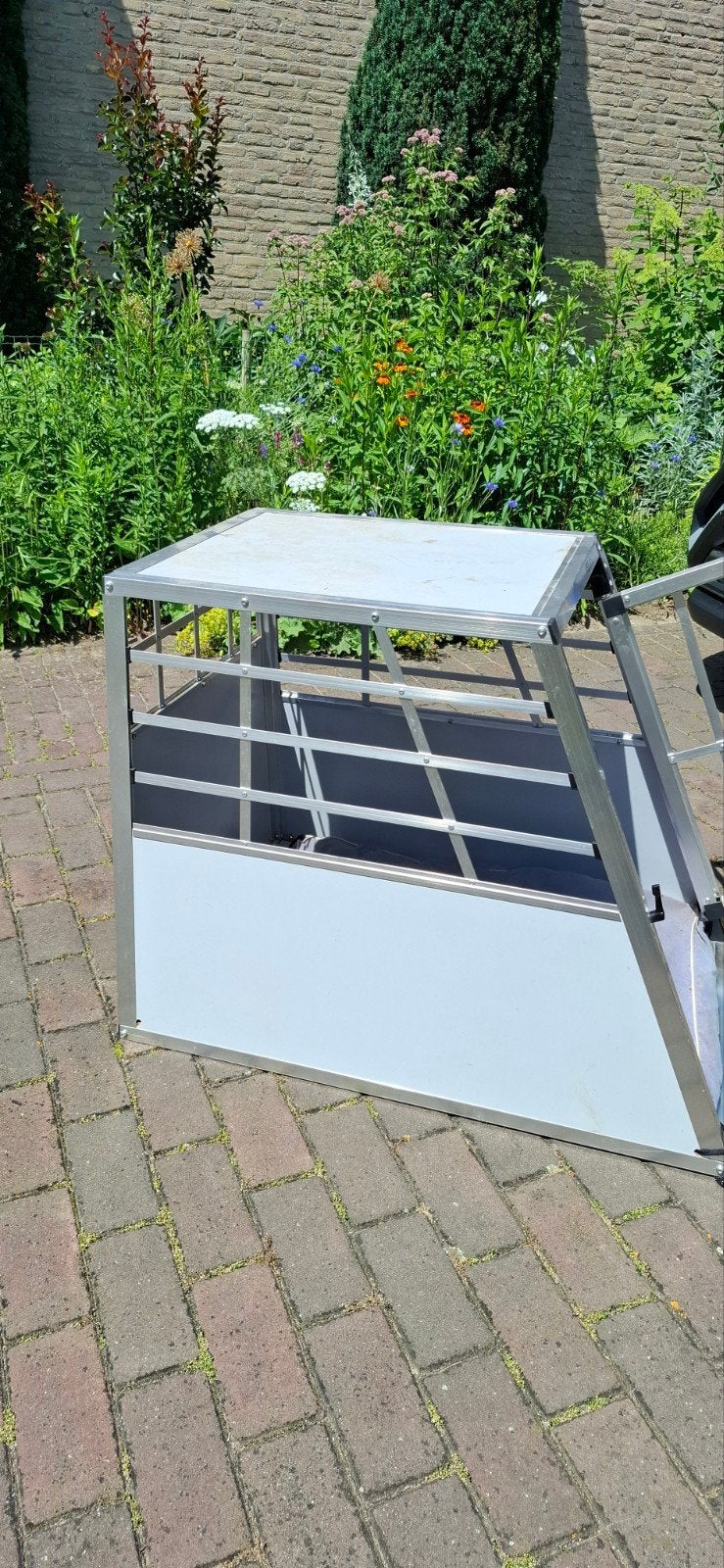 Honden bench auto., Ophalen, Zo goed als nieuw