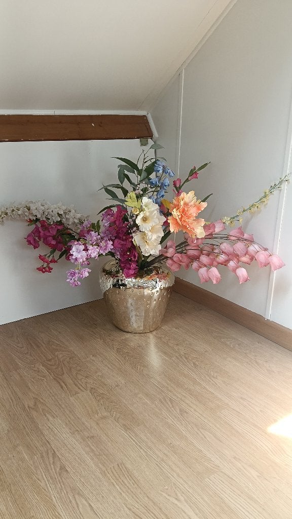 Prachtig bloemstuk met diverse kunstbloemen in vaas, Huis en Inrichting, Ophalen, Binnen, 40 cm, Zijde