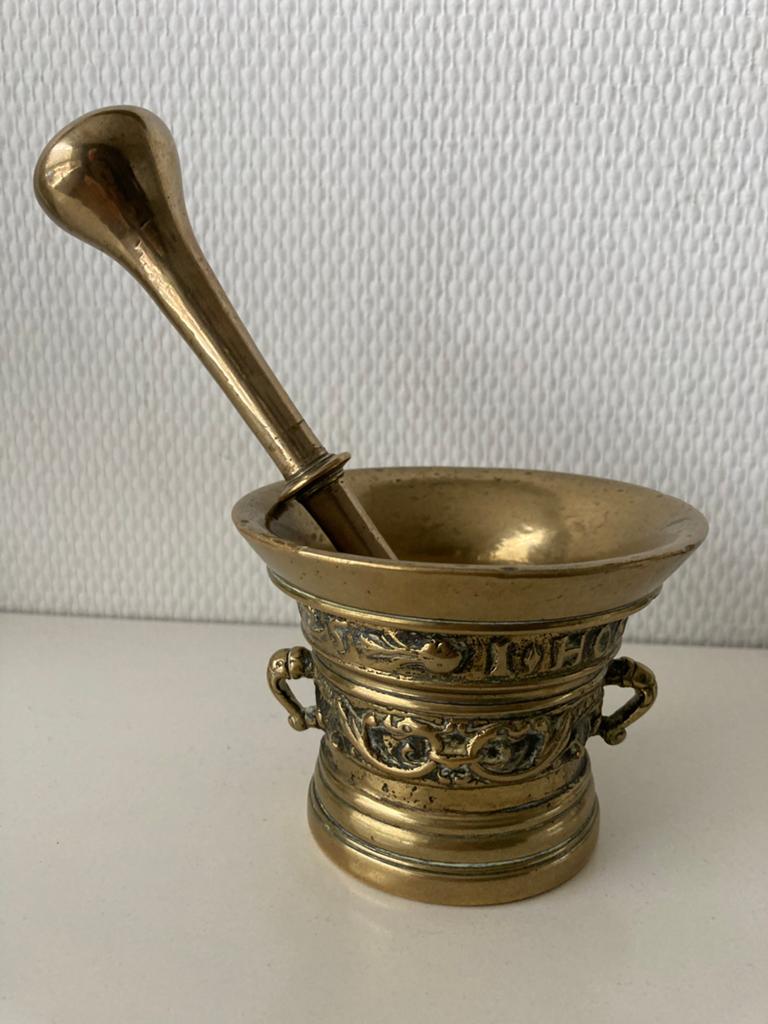 Vijzel. 18e Eeuw. Brons. Gedateerd 1725. Gaaf en scherp., Antiek en Kunst, Antiek | Overige Antiek, Verzenden