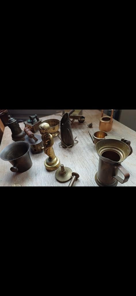 Diverse letterbak beeldjes en oud strijkijzer, Antiek en Kunst, Verzenden, Koper of Brons