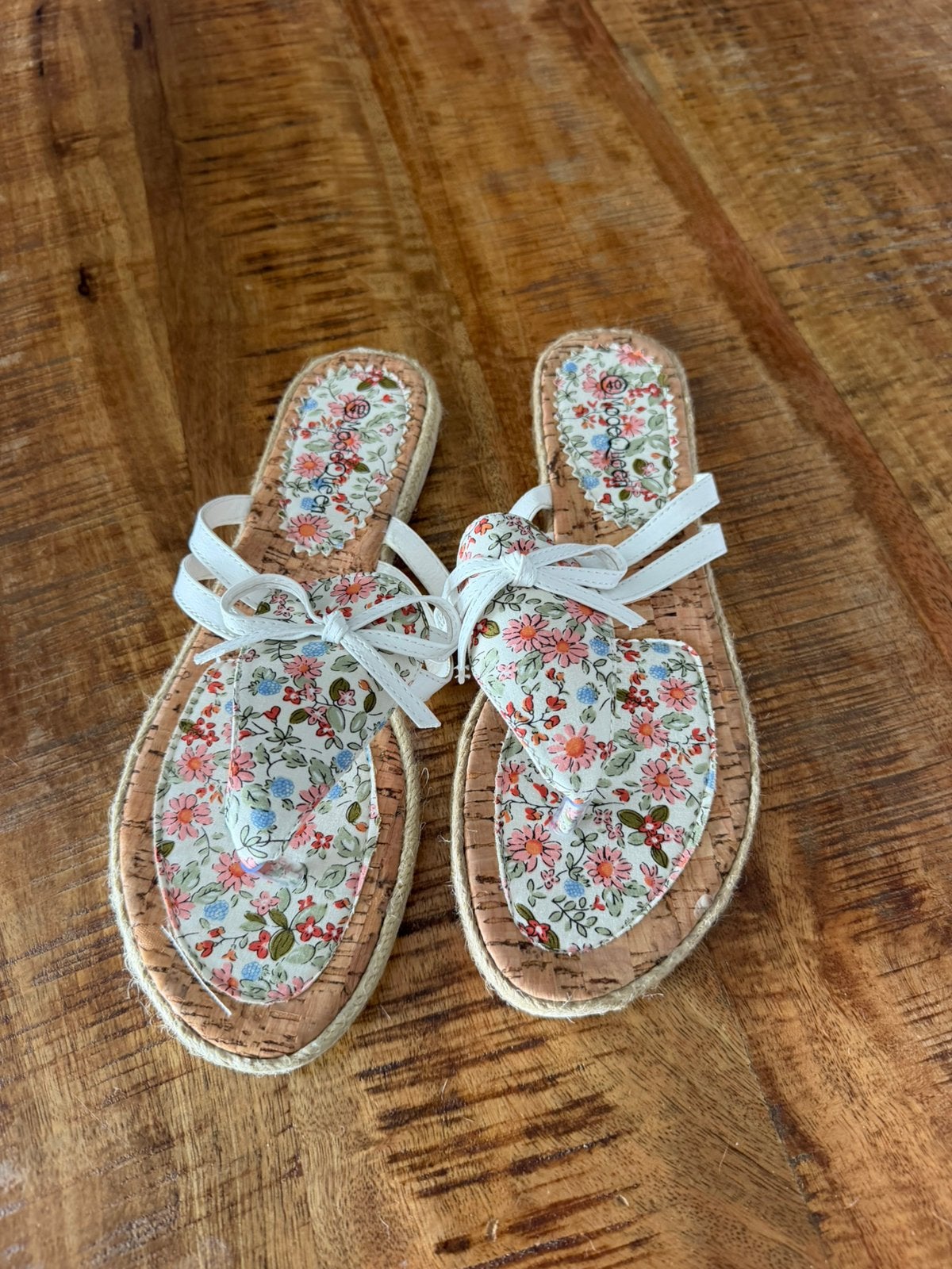 Restpartij Modequeen teen slippers zwart en wit, Ophalen of Verzenden, Nieuw, Overige kleuren, Slippers