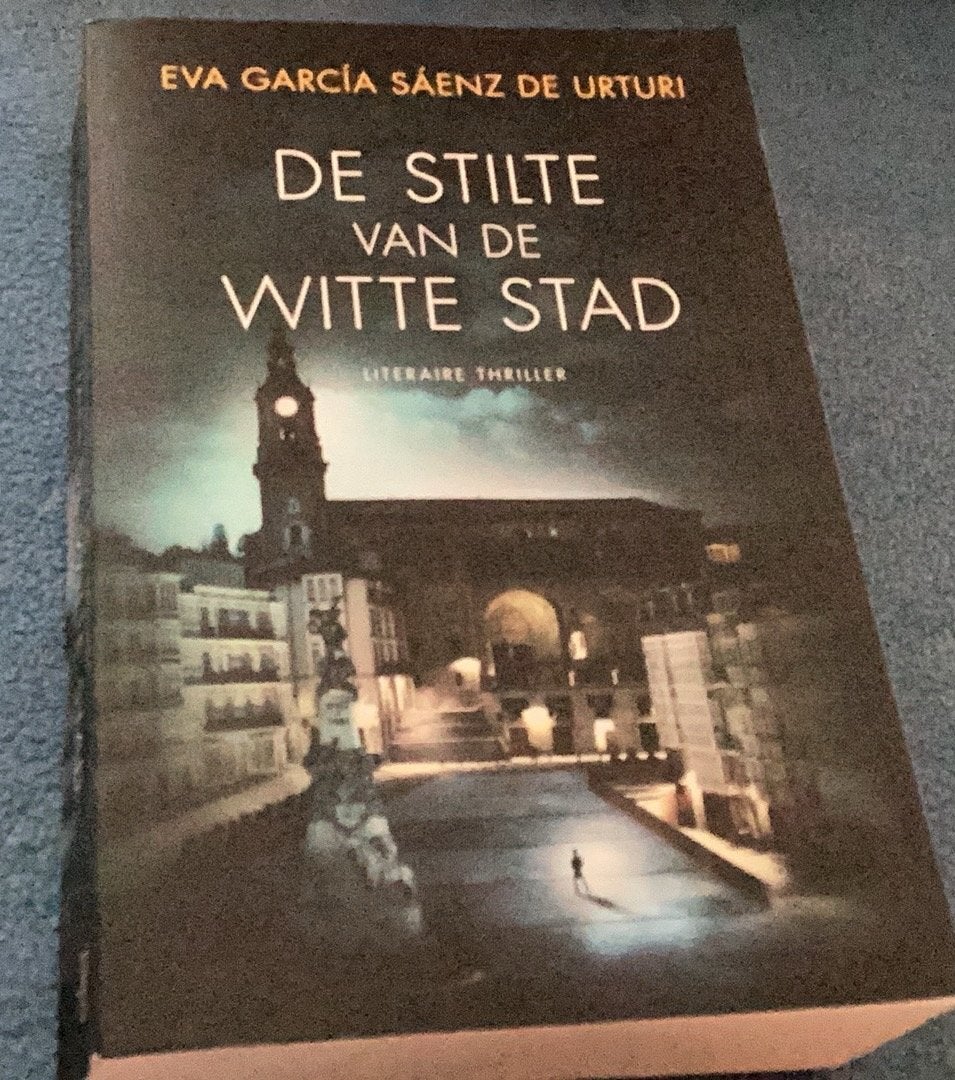 De Stilte van de Witte Stad - Eva García Sáenz de Urturi, Ophalen of Verzenden, Nieuw, Europa overig
