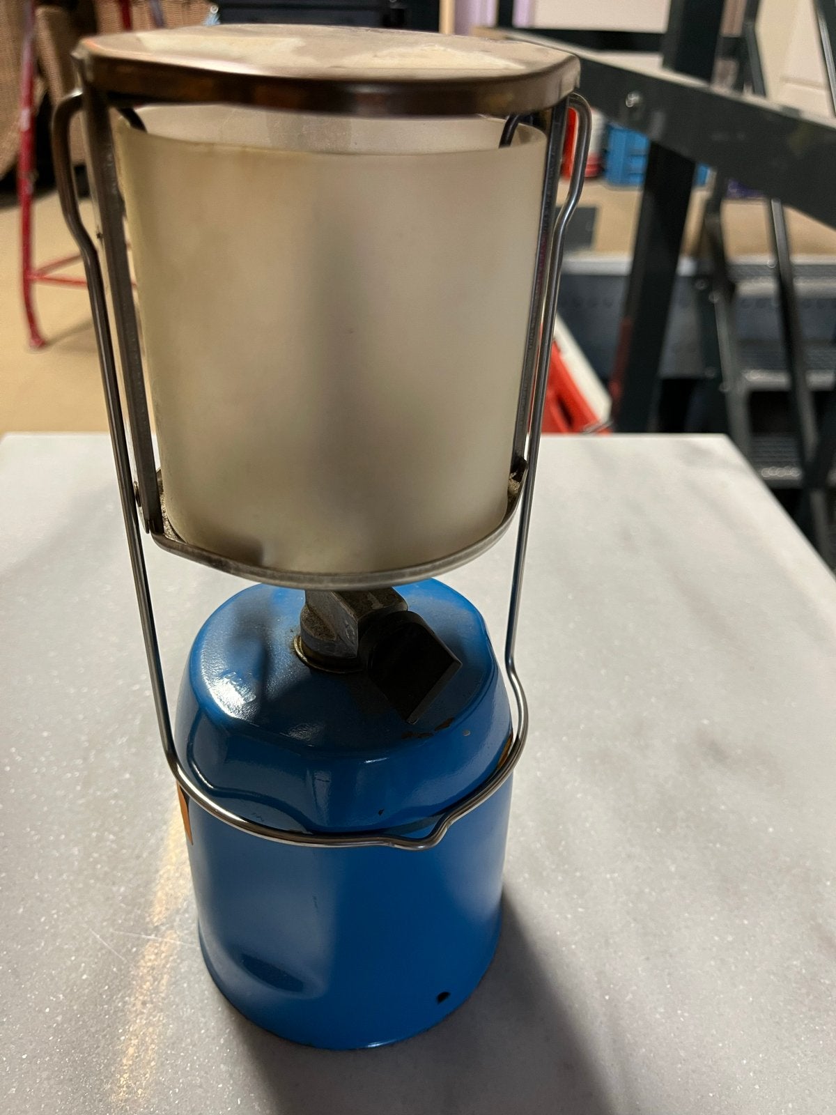 Campingaz Lumogaz C 200 S gaslamp met 2 nieuwe kousjes, Ophalen of Verzenden, Gebruikt