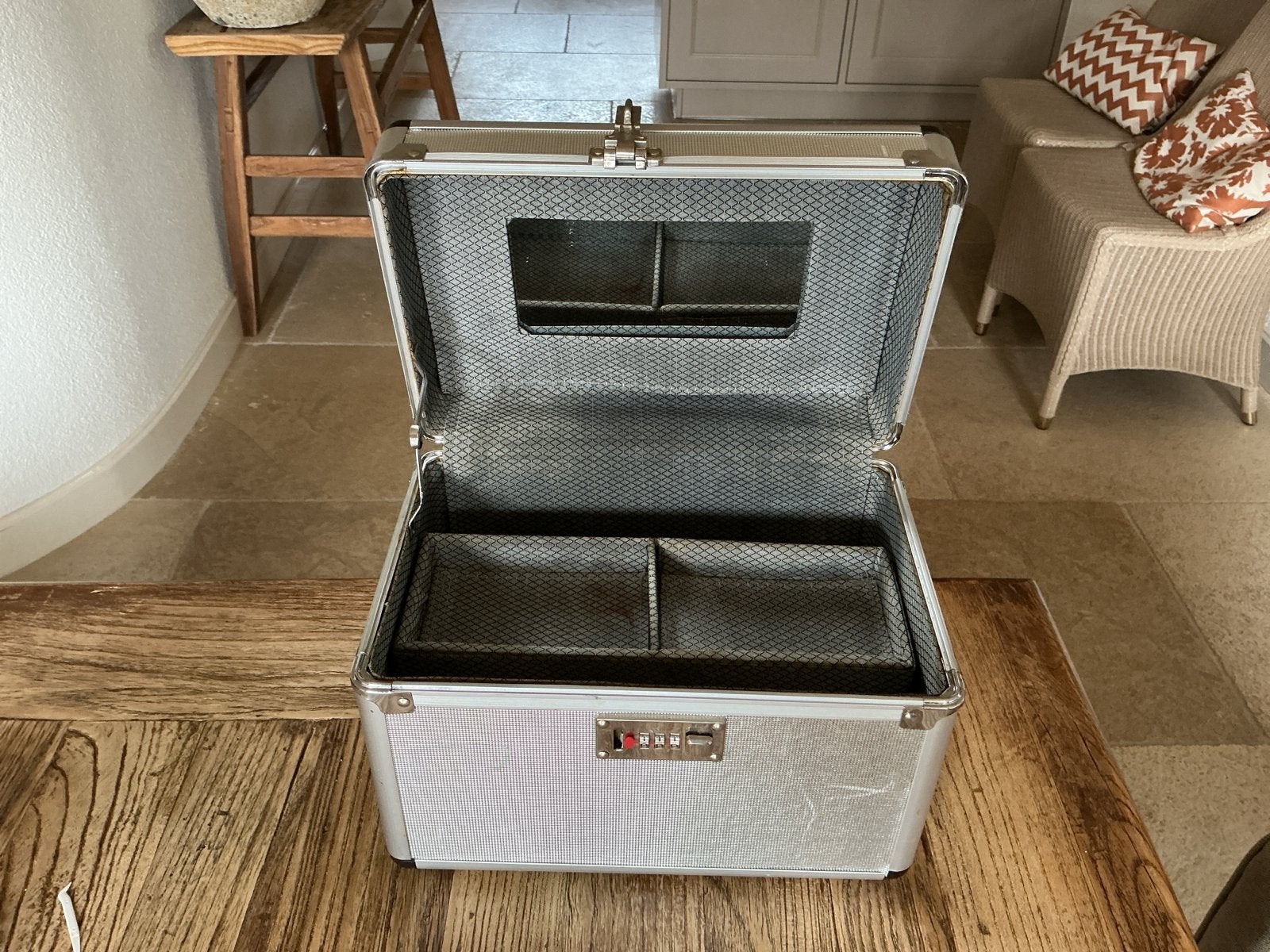 Zilveren Hardcase Koffer met Slot en Spiegeltje, Ophalen, Gebruikt, Hardcase, Met slot