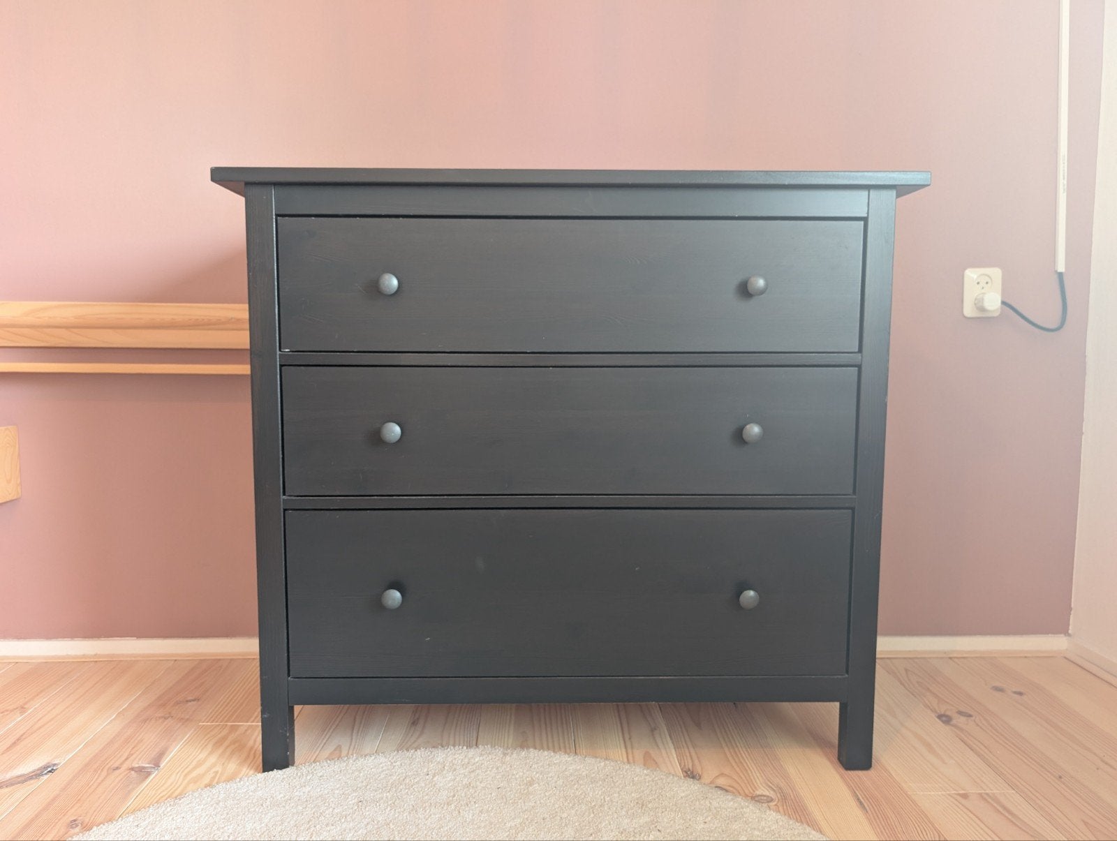 Donkerbruine ladekast met 3 laden - IKEA Hemnes, Huis en Inrichting, Kasten | Ladekasten, Ophalen, Gebruikt, 100 tot 150 cm, 3 of 4 laden