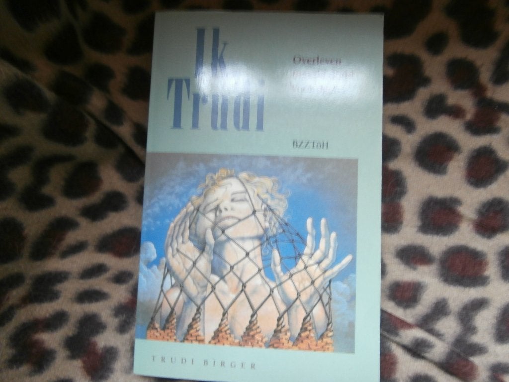 boek Ik Trudi Birger Overleven met de dood voor oge Holleman, Ophalen of Verzenden, Gelezen, Wim Holleman