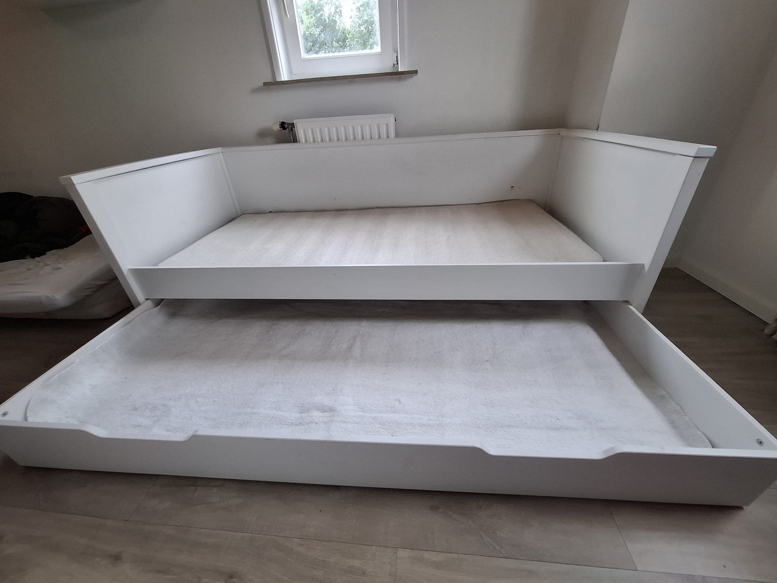 Tienerbed, Huis en Inrichting, Slaapkamer | Bedden, Ophalen, 90 cm, Eenpersoons, Wit