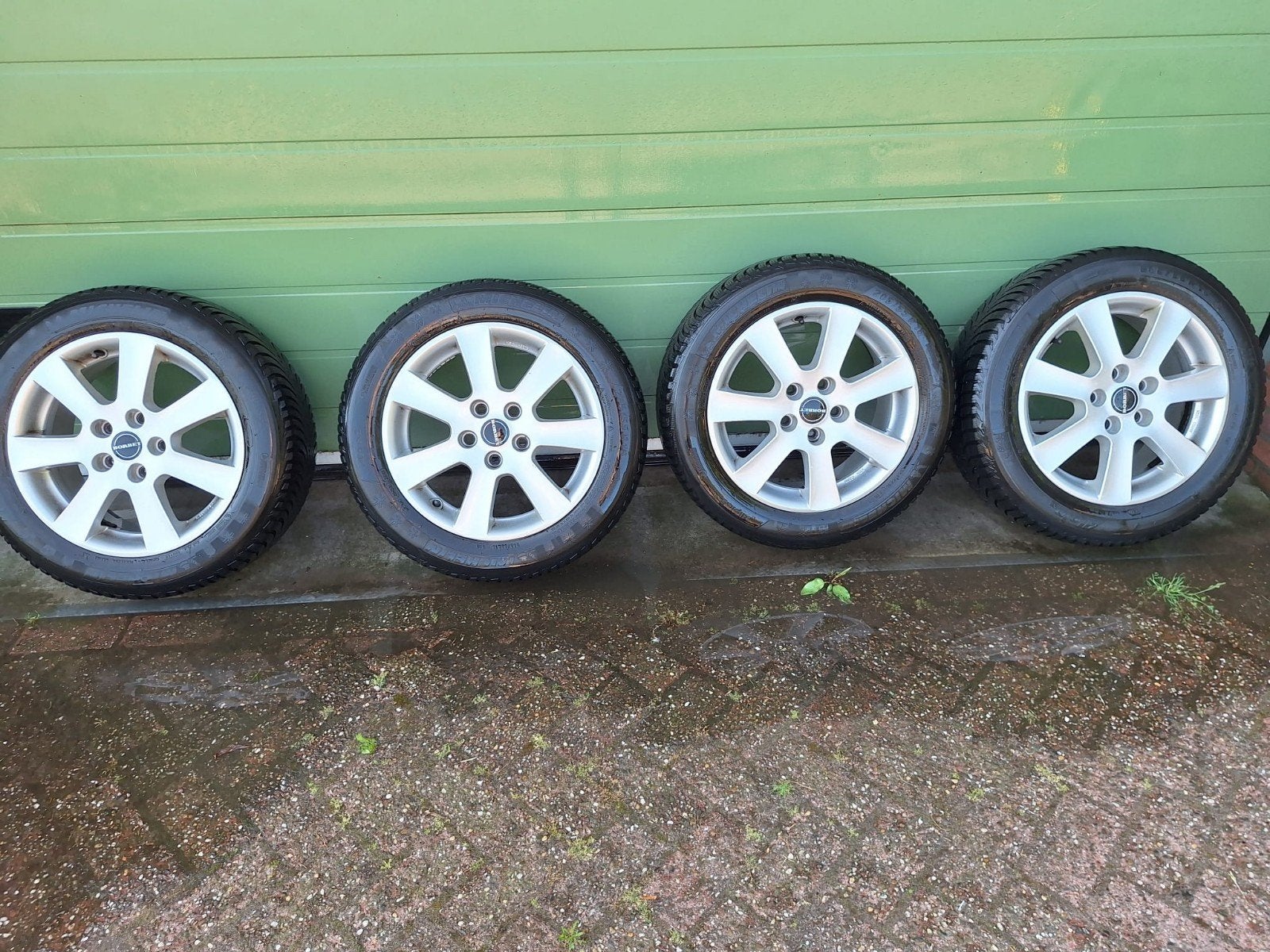 Skoda Superb winterset met Boretti velgen en Michelin Alpine, Ophalen, Gebruikt, 16 inch, Banden en Velgen