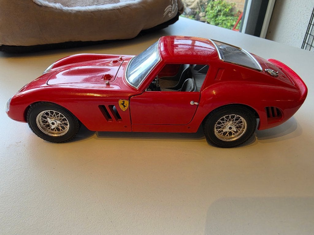Ferrari GTO 1962 1/18, Hobby en Vrije tijd, Modelauto's | 1:18, Ophalen of Verzenden, Gebruikt, Auto, Bburago