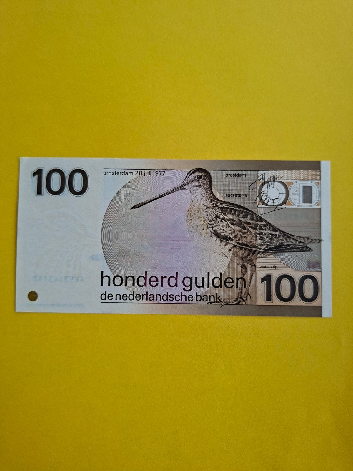 100 Gulden Snip uit 1977 in UNC
Serie nummer 4298543190
NVMH, Ophalen of Verzenden, 100 gulden, Los biljet