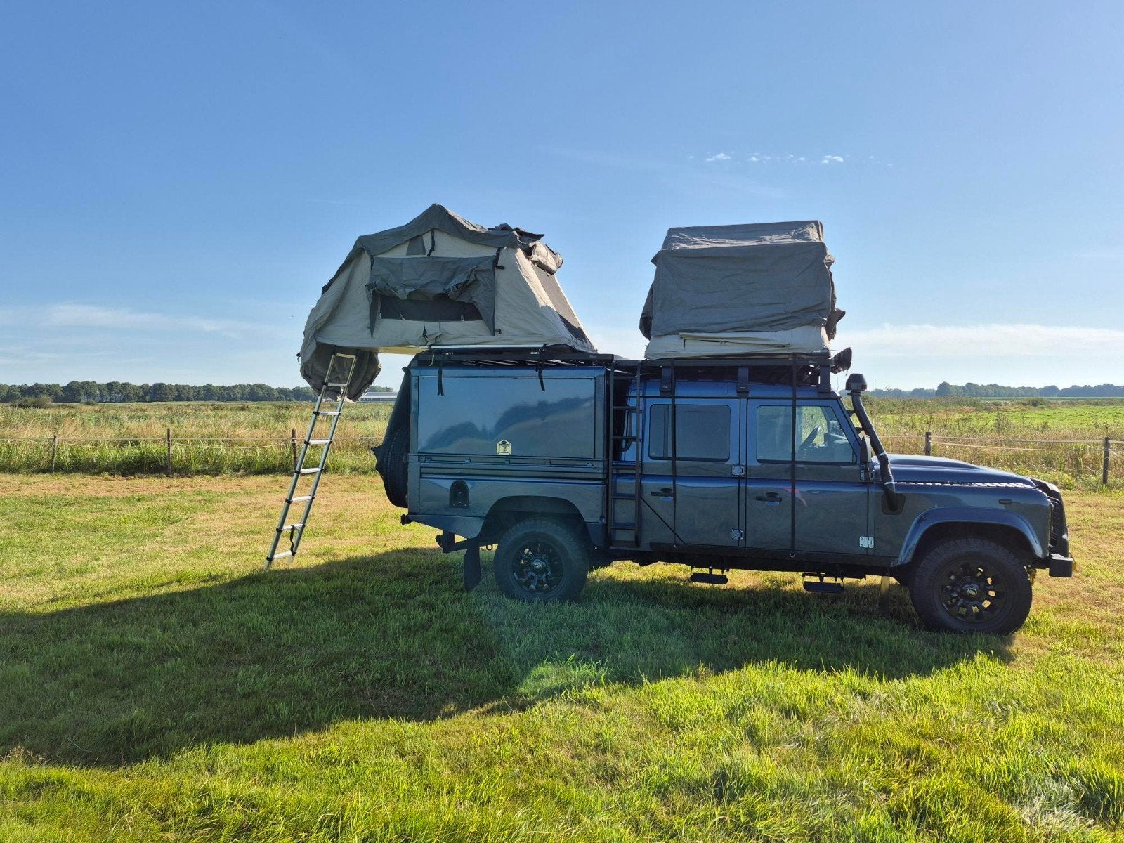 Foto 9 van Land Rover Defender 130 Crewcab PUMA DC 4WD 2008 + daktenten