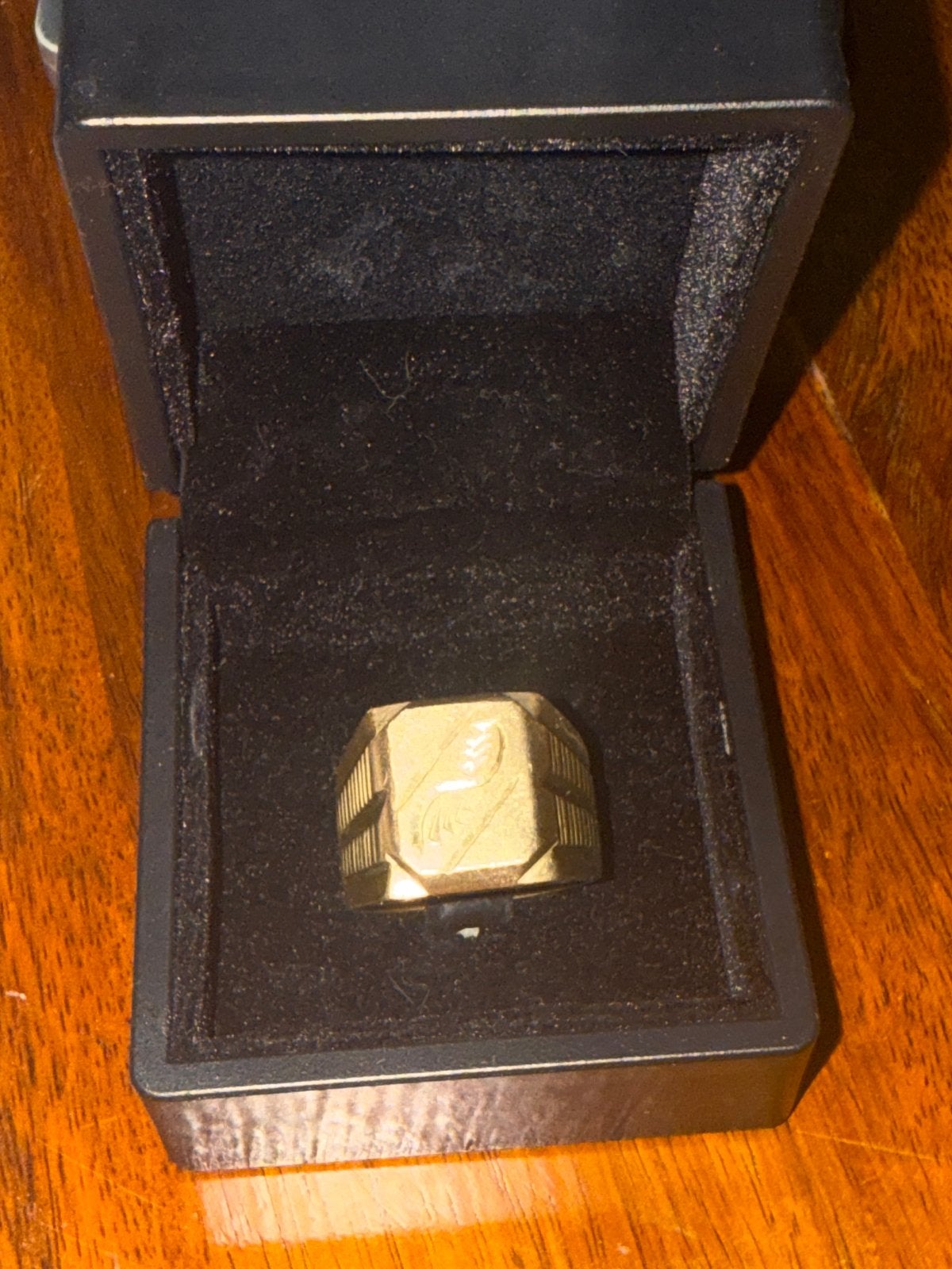 Gouden zegelring met gravure, 20 gram, 20 of groter, Heer, Ophalen of Verzenden, Zo goed als nieuw