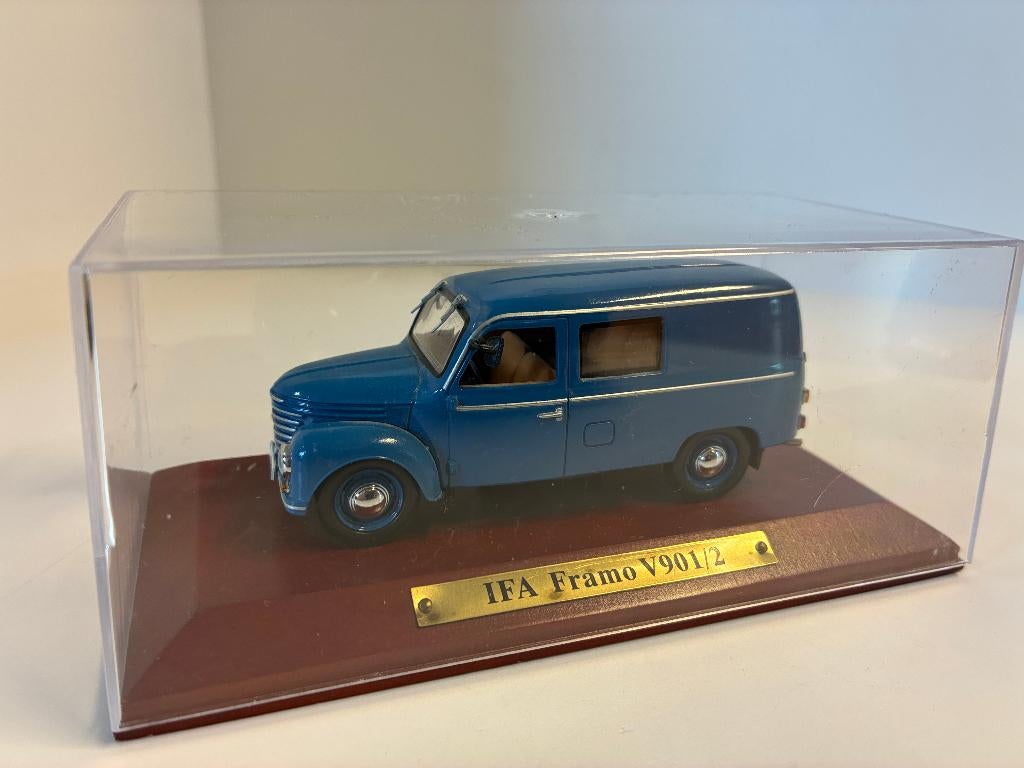 27441: IFA Framo V901/2 - Atlas 1:43, Auto, Ophalen of Verzenden, Zo goed als nieuw, Bachsatztstr. 54 D 72131 Ofterdingen, Germany