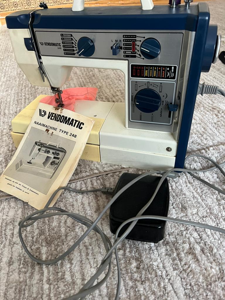 Vendomatic naaimachine, Ophalen of Verzenden, Zo goed als nieuw, Naaimachine, Overige merken