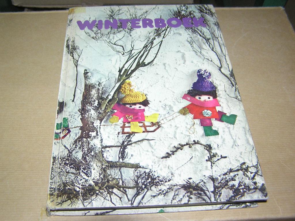  Margriet winterboek 1972, Gelezen, Ophalen of Verzenden, Diverse schrijvers, Fictie