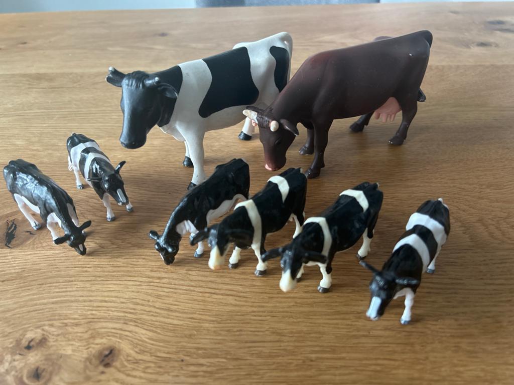 Koeien en kalfjes speelgoedfiguren, Ophalen of Verzenden, Zo goed als nieuw, Boerderijdier, Beeldje of Figuurtje