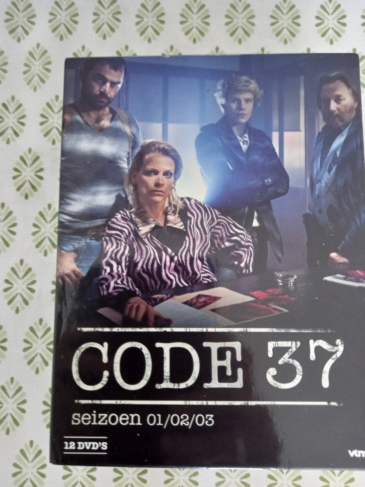 Code 37, seizoen 1,2 3, dvd, Vanaf 12 jaar, Ophalen of Verzenden, Zo goed als nieuw, Actie en Avontuur