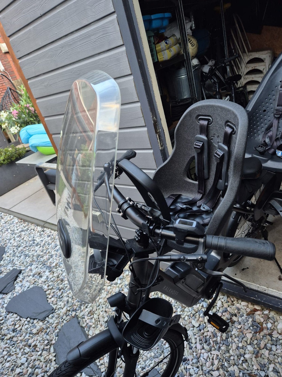 Thule Yepp Nexxt 2 Mini fietsstoeltje met windscherm, Fietsen en Brommers, Ophalen, Voetsteuntjes, Zo goed als nieuw, Thule