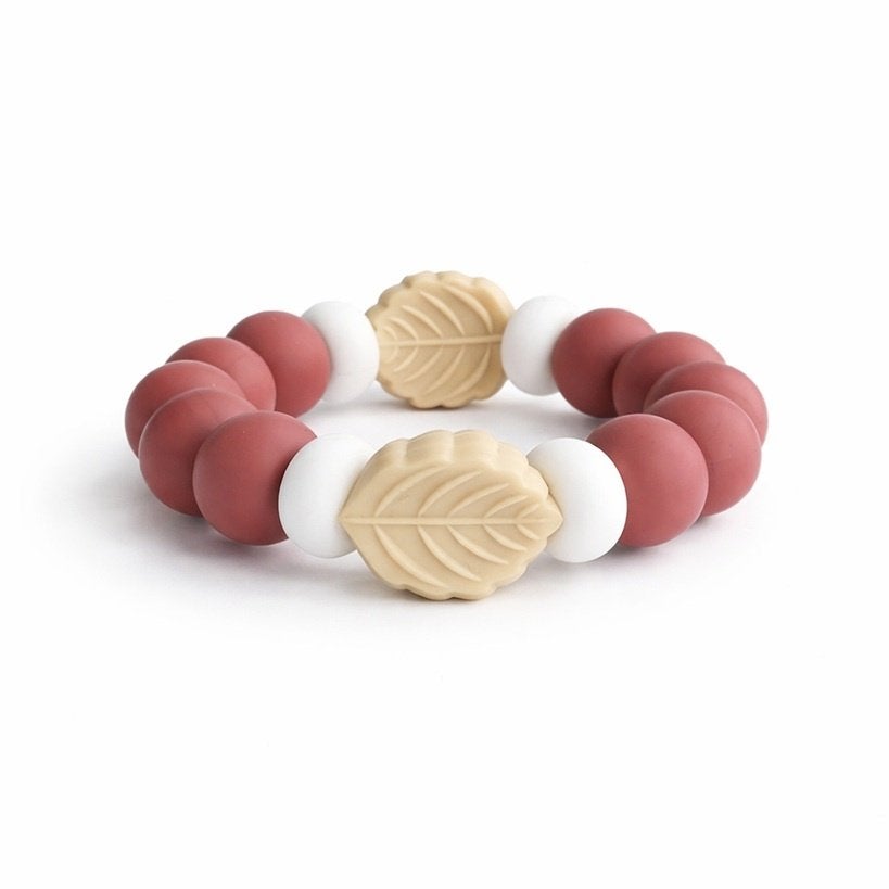 kraamcaddeau? SALE Chewies bijtring cool leaf blush, The River House, Kraamcadeau, Info@theriverhouse.nl, Nieuw